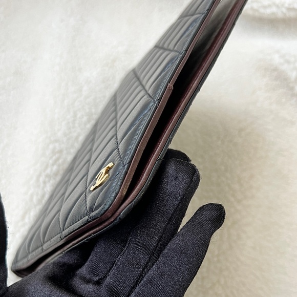 Auth Chanel Quilted CC Logo Black GM Agenda - Lambskin w/ Gold hdw - Picture 9 of 14